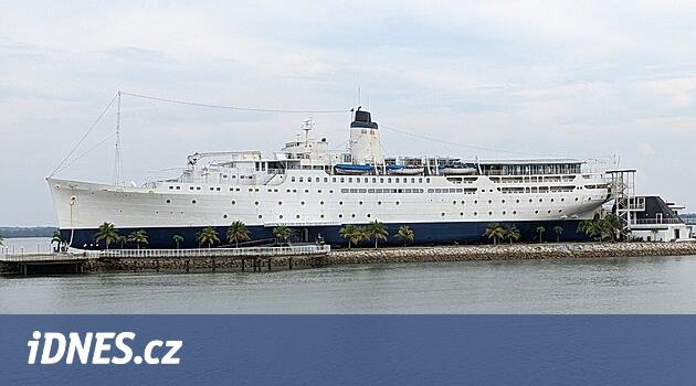 En eski yolcu gemisi lüks bir otel, kârı hayır kurumlarına gidiyor