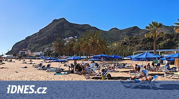 Nádherná pláž z Tenerife se chlubí nakradeným pískem ze Západní Sahary