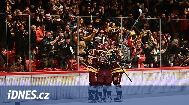 Jihlava hokey oyuncuları Kolín'i süpürdü, yedi golün tamamı üçüncü periyotta atıldı