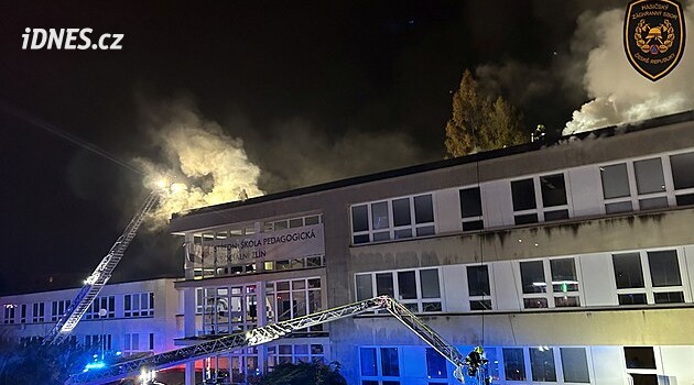 Soud v říjnu otevře případ loňského požáru školy ve Zlíně, obžalovaný je svářeč