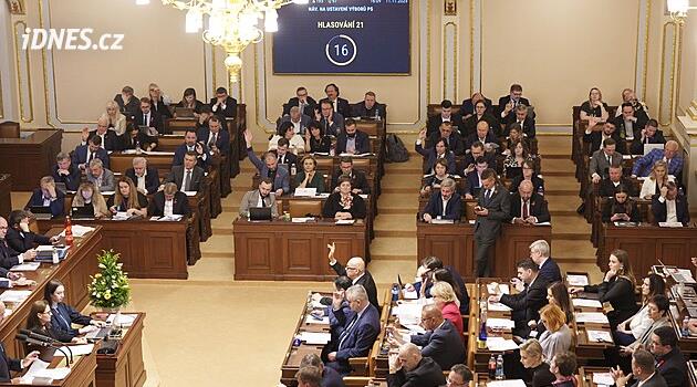 Poslanci se na žádost opozice sejdou k cenám a k tématu ohrožení ČT a rozhlasu