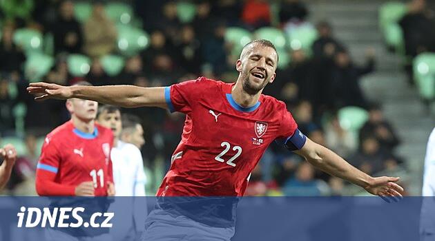 Česko proti Gibraltaru. Schick v základní sestavě, Jaroslav Köstl udělal šest změn
