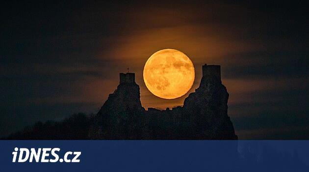 Sprint v zablácených gumovkách. A jedinečná fotka superúplňku byla na světě