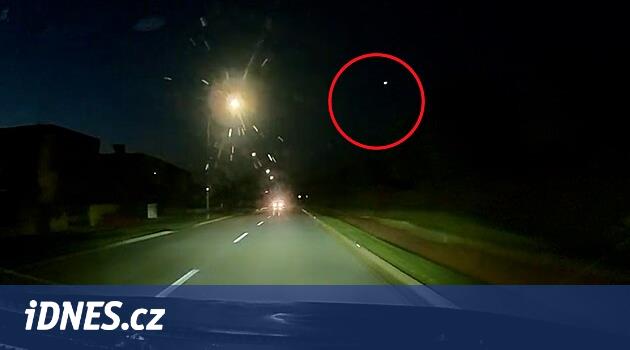 Uničov'un üzerinde kamera Macaristan üzerinde uçan bir arabayı yakaladı