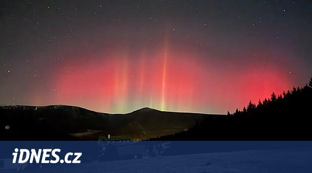 Dechberoucí podívaná. Polární záře rozjasnila noční oblohu v Česku
