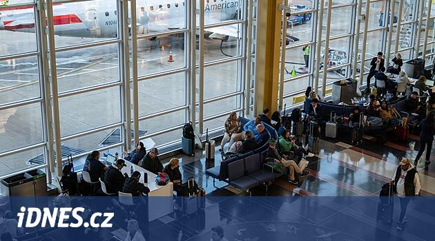 Den díkůvzdání je v ohrožení. Chaos na amerických letištích přetrvává