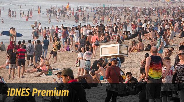 Z ráje peklo na zemi. Bali se dusí turisty, odpadky a betonem nových resortů