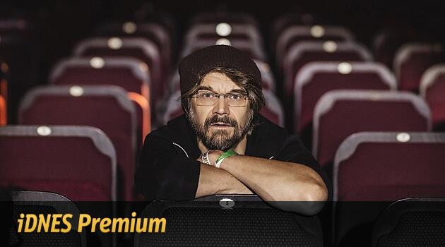 Musím poslouchat, jestli slyším, umrtvuje mě to. Tinnitus je hnus, říká Dan Bárta