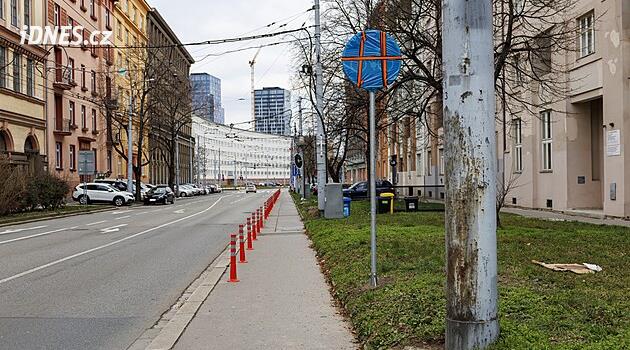 Brno yeni bir bisiklet yolunu açtı ve hemen iptal etti, güvenli bir yaklaşım yok
