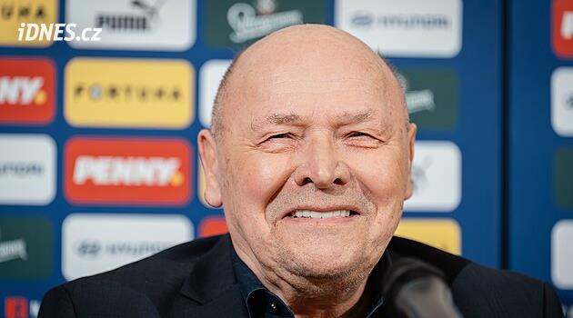 Koubek, 2025'in en iyi genci Panoš'u değerlendiriyor