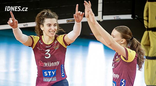 Kadınlar voleybol ekstra liginde yarı final: Liberec, dişi aslanları eledi