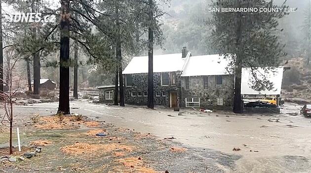 Lijáky a povodně. Suchem trýzněná Kalifornie má nyní vody až moc