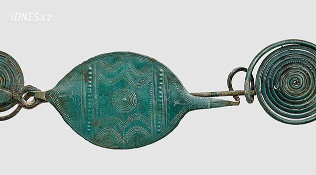 Olomouc'ta bulun: 3.000 yıllık bronz bir toka, metal dedektörlü bir meraklı tarafından keşfedildi