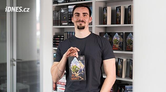 Liberec yazarı Filip Cena bilim kurgu romanı Já, nanit'i yazdı