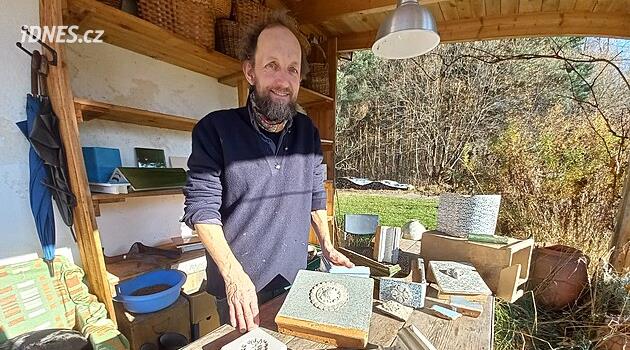 Keramik Martin Hadrava çinili sobalar üretiyor, maliyeti yüz binlerce