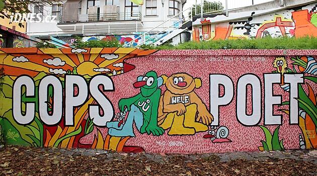 Český výletník: Král s mobilem a ostravská madona. Za nejzajímavějšími muraly