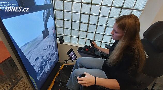 Brod'daki inşaat okulu benzersiz bir ekskavatör simülatörü satın aldı