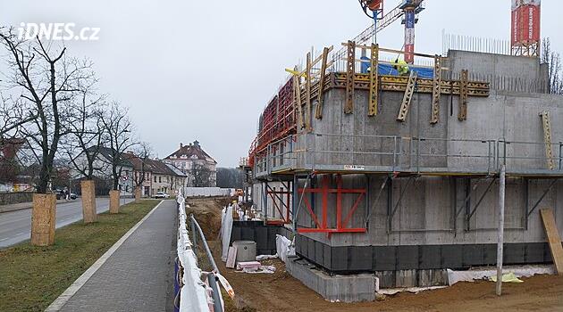 Davalar Jihlava'daki üniversite yurtlarının inşaatını geciktirdi