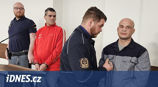 Mahkeme hapse iki evsiz gönderdi. Tanıdığını yendiler çünkü yağma hakkında bölmediler