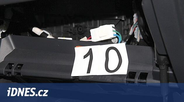 Aç ve başlayın. Yabancılar özel yazılım sayesinde arabaları çaldı