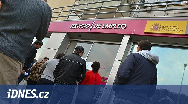 Her gün yarım saat önce düştü. İspanya'da çalışma saatlerini değiştiriyorlar