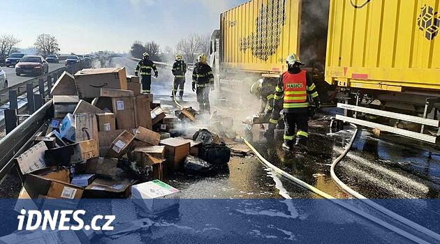 D46, parsellerle dolu bir kamyonu yaktı, yük tercüme edilmesi gerekiyordu