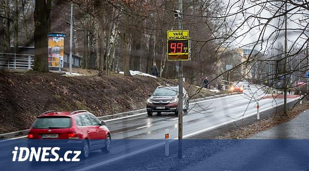 Jablonec Barajı'nda daha güvenli olacak, hızlı bir sürücü para cezası gönderecek