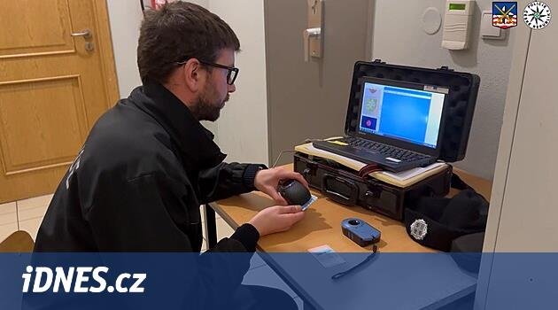 Teknik vuruş olmayan bir arabada sarhoş bir sürücü, sahte belgeler vardı