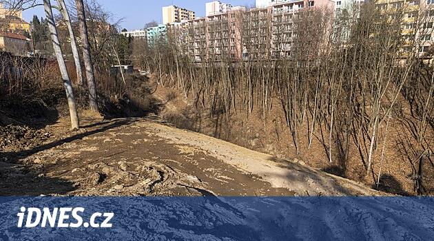 Adamov'da insanlar park etmek zorunda değil, bu yüzden Brno'daki şehir bir rocker almak istiyor