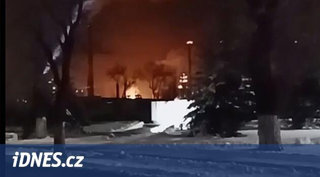 Ukrajinské drony udeřily na ropnou rafinerii v Saratovu