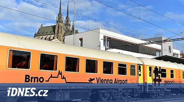 Brno'dan havaalanına ve Viyana'ya kadar doğrudan tren, istasyonun onun için yeri yok