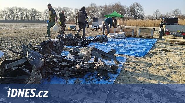 Oder'da kanlı bir Pazar günü enkaz savaşçılarını aldılar. Ama Pilot'un kaderi bir gizem olmaya devam ediyor