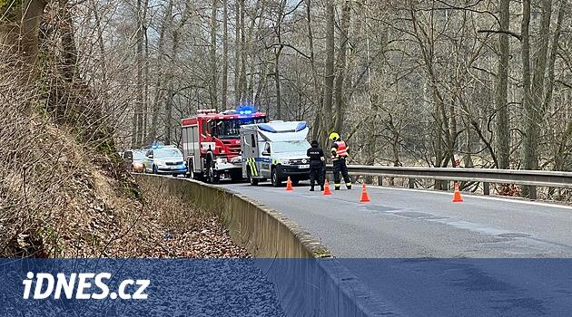 Adam otelden bir bacağı sıçrayan ve kayboluyor, vücudu şimdi ohře yıkadı