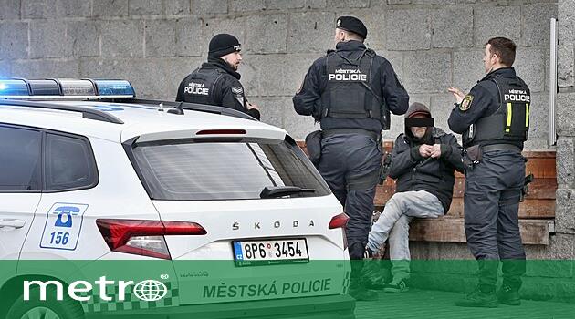 Spal na lavičce, nadával, nadýchal dvě promile. Tak skončil v poutech