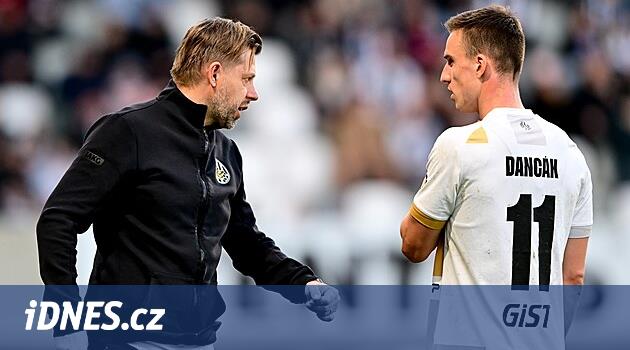 Antrenör David Horejš, Hradec mevsimi ve kadrodaki değişiklikler hakkında