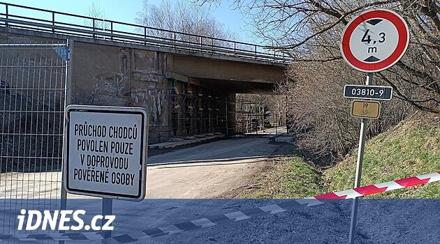 Üç köprü uzaklaşmalı. Přibyslav çevresinde demiryolu hattı fren hareketinin modernizasyonu