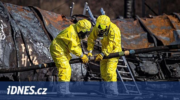 Hustopeče'deki benzen nedeniyle, başka bir problama çukurları kazıyor, tanklar buharla temiz