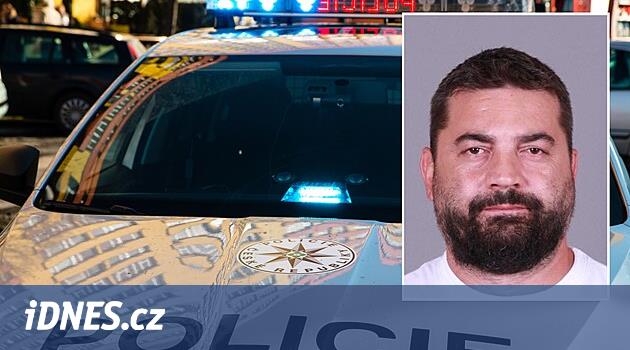 Polis, Prag'da bıçağa saldıran bir adamı arıyor muhtemelen silahlı