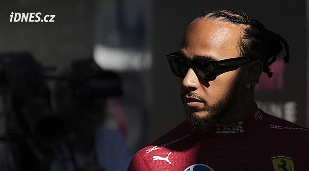 Měl jsem zůstat na trati, zlobil se po Velké ceně Maďarska potrestaný Lewis Hamilton