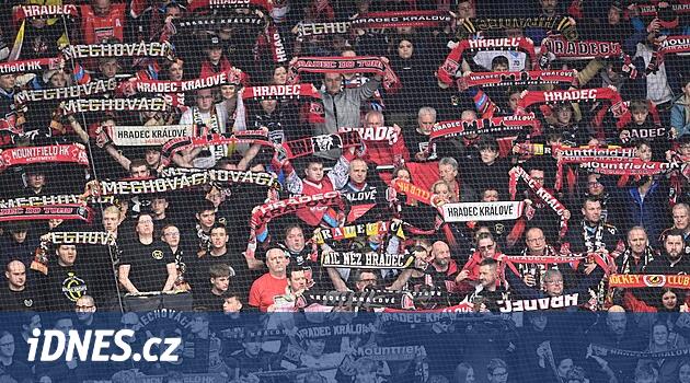 Hradec hayranları Plexiglass'ı söküyor, Boleslav kızgın: hayatı tehdit eden davranış