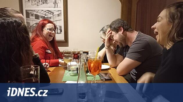 Sınav Harry Potter'ın sihirli çıraklarını çekti, ilk kitap 25 yıldır oldu