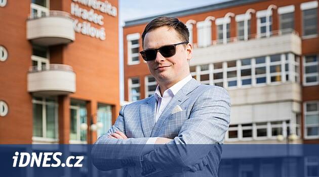 Yapay zeka her kelimeye inanmaz, bilişim fakültesinden bir uzmana tavsiyelerde bulunur