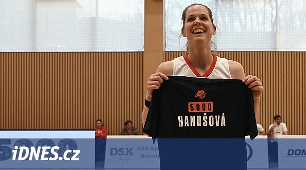 Hanušová 5000 kulübüne aittir.