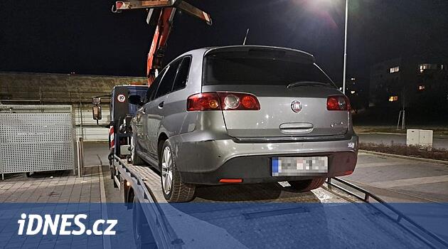 Adamın yasağını caydırmadı ve sürmeye devam etti. Polisin vaatlerini yapmadı, araba el koymayı tercih etti