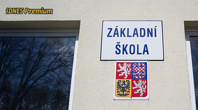 Ředitelku školy odvolali dva dny před volbami. Opozice v Sudkově na Šumpersku mluví o pomstě