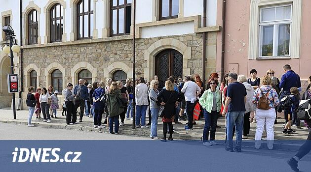 Hustopeče'deki Okul Krizinin Sonu: Eleştirilmiş Yönetmen istifa etti