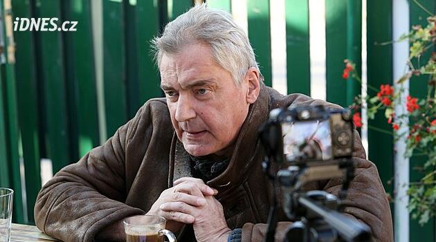 Bývalý reportér Novy Ivan Břešťák se pokusil o sebevraždu. Loni ji spáchala jeho manželka