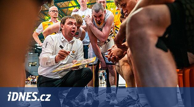 Písek Basketbol Oyuncularının Koçu :: A1 Grubuna İlerlemeyi Amaçlı