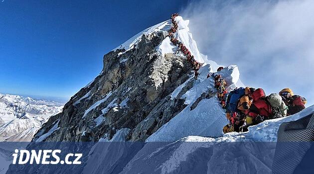 Proč lézt na Everest? Z nejvyšší hory světa je prázdný symbol pro snoby