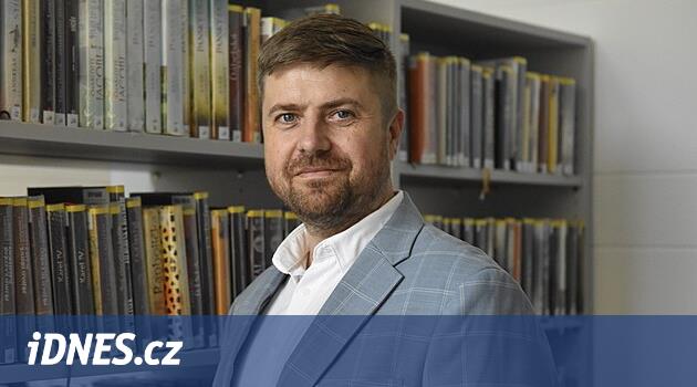 Biz katı bir kurum değiliz. Kütüphane Direktörü, bu önyargıyı da aldım